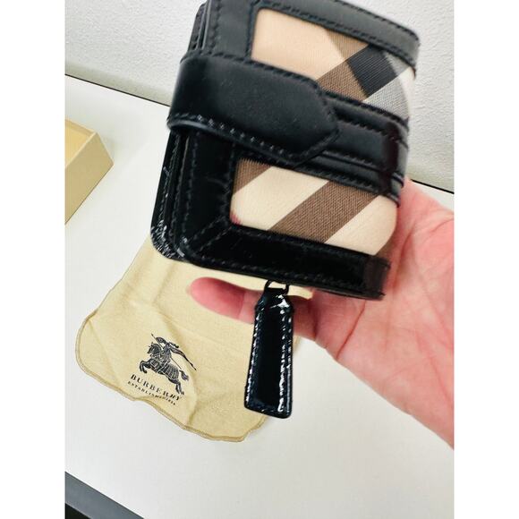 Burberry Black and Beige Checkered Clutch - Picture 4 of 16
